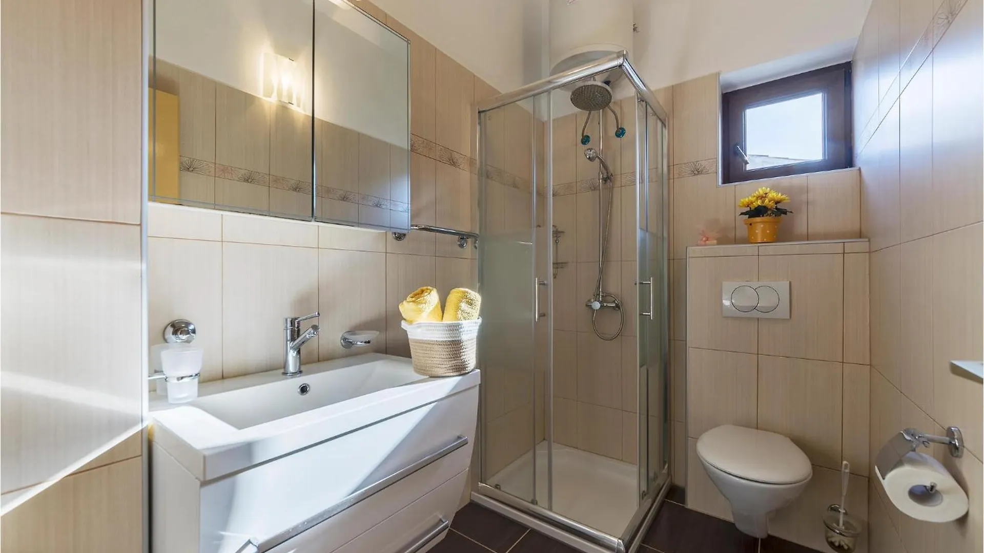 Pet Friendly Apartment In Labin With Kitchen 0*, ラビン